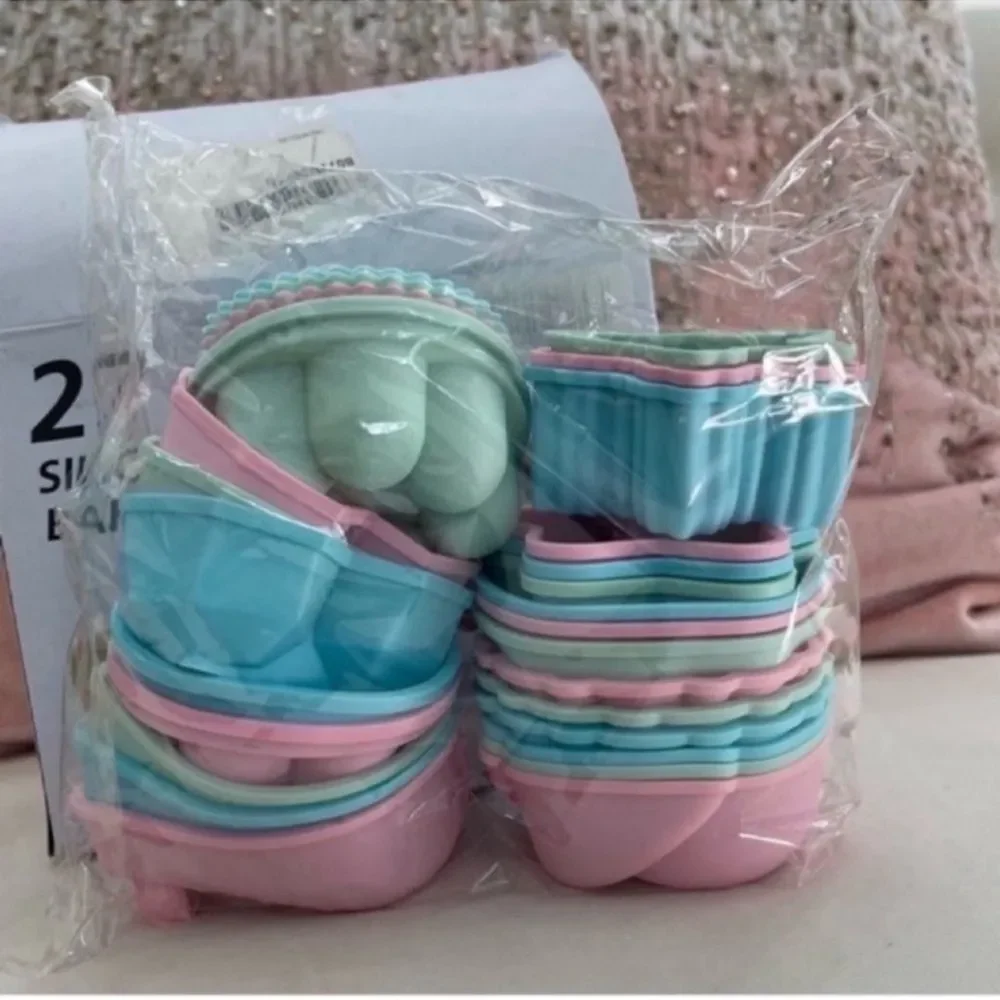 New27 Pcs Reusable Silicone Cupcake Baking Cups /Muffin and Non-Stick Muffin Cup